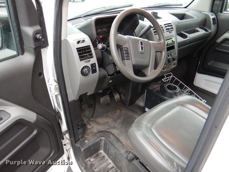 image for item HL9485 2012 VPG MV-1  handicap accessible van