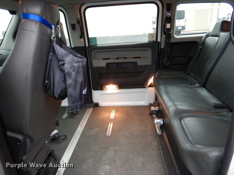 image for item HL9485 2012 VPG MV-1  handicap accessible van