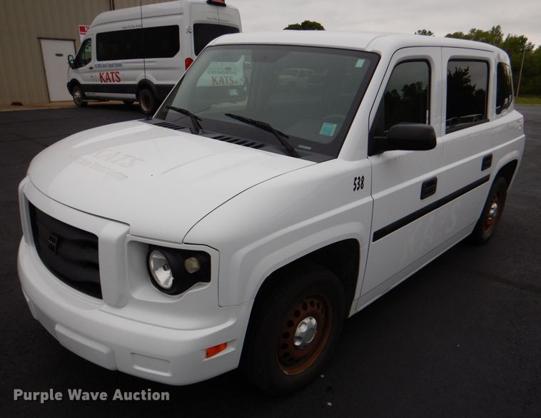 image for item HL9486 2014 Mobility Ventures MV-1  handicap accessible van