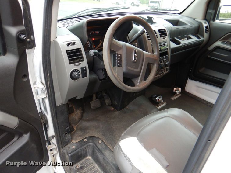 image for item HL9486 2014 Mobility Ventures MV-1  handicap accessible van