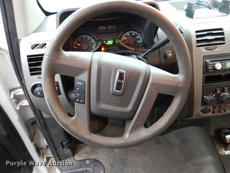 image for item HL9486 2014 Mobility Ventures MV-1  handicap accessible van