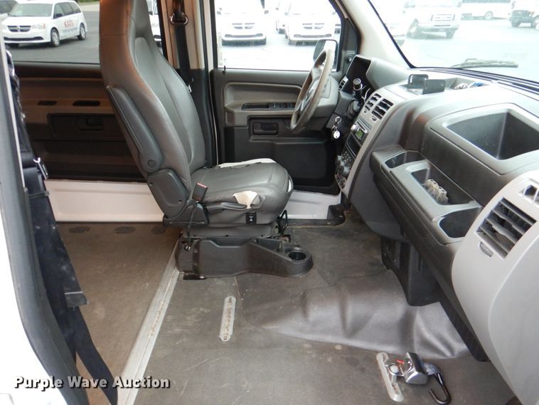 image for item HL9486 2014 Mobility Ventures MV-1  handicap accessible van