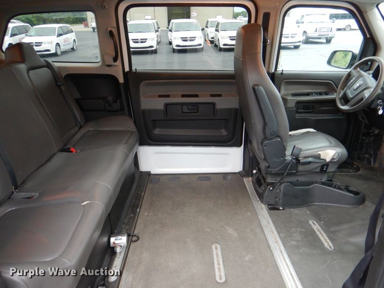 image for item HL9486 2014 Mobility Ventures MV-1  handicap accessible van