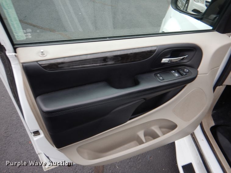 image for item HL9487 2014 Dodge Grand Caravan  handicap accessible van