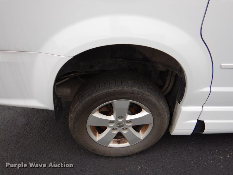 image for item HL9487 2014 Dodge Grand Caravan  handicap accessible van