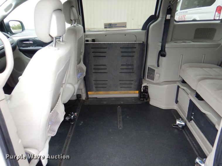 image for item HL9488 2014 Dodge Grand Caravan  handicap accessible van