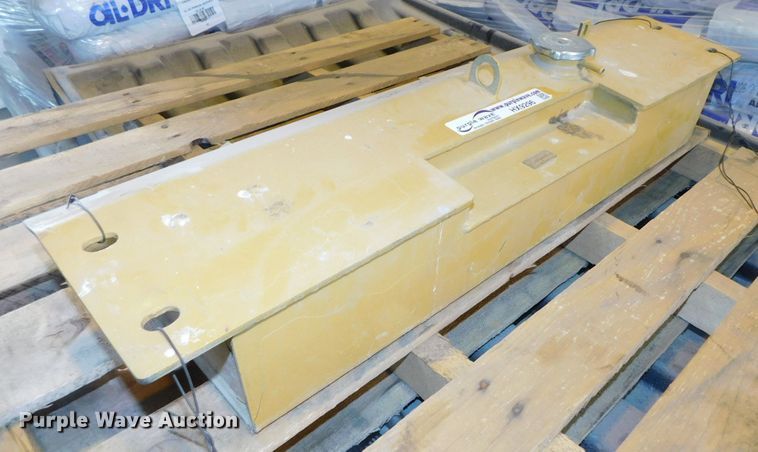 image for item HX9296 Caterpillar D8T KPZ surge tank