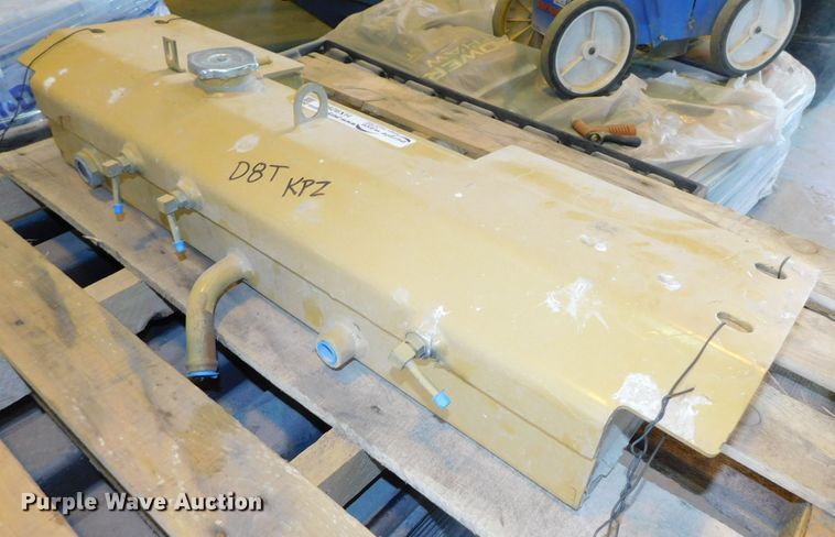 image for item HX9296 Caterpillar D8T KPZ surge tank