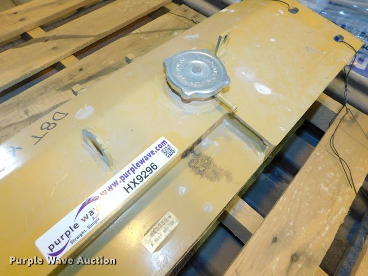 image for item HX9296 Caterpillar D8T KPZ surge tank