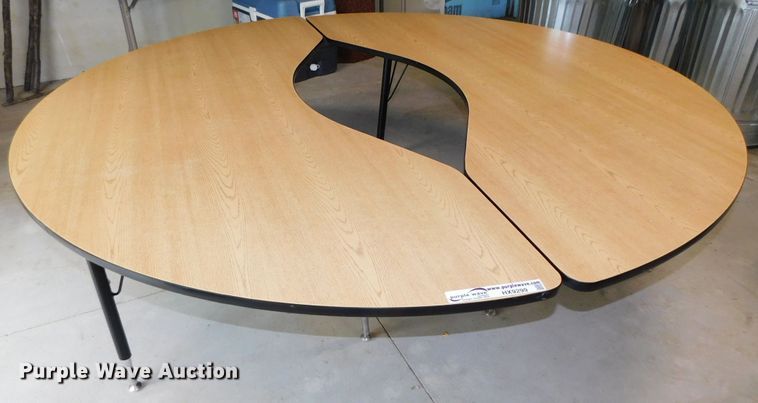 image for item HX9299 Tables & chairs