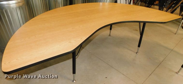 image for item HX9299 Tables & chairs