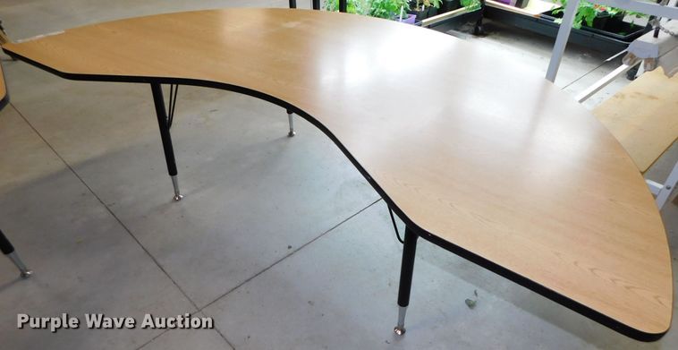 image for item HX9299 Tables & chairs