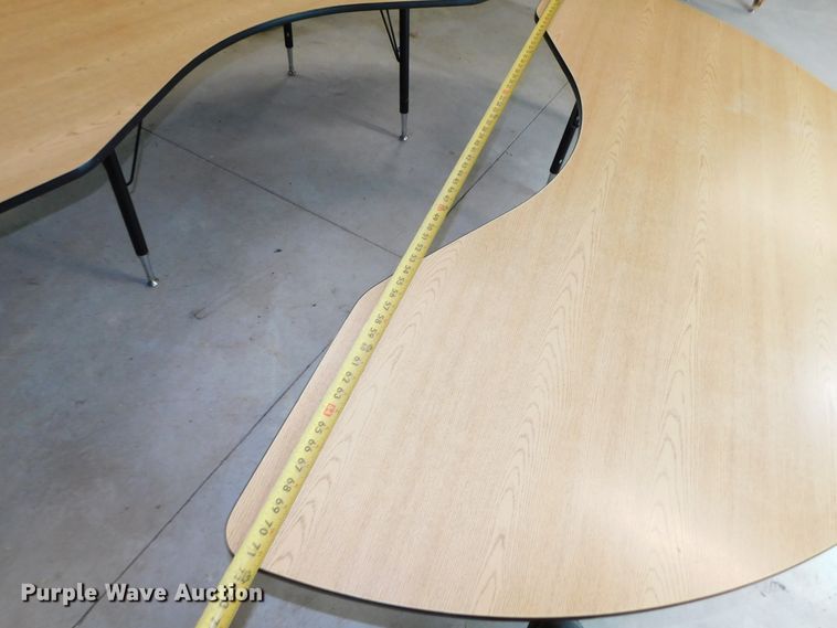 image for item HX9299 Tables & chairs