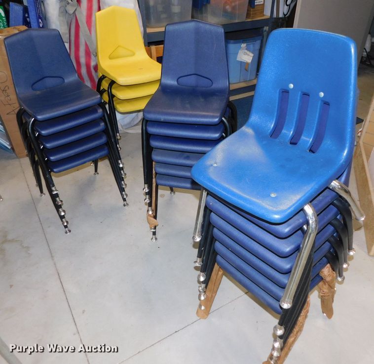 image for item HX9299 Tables & chairs