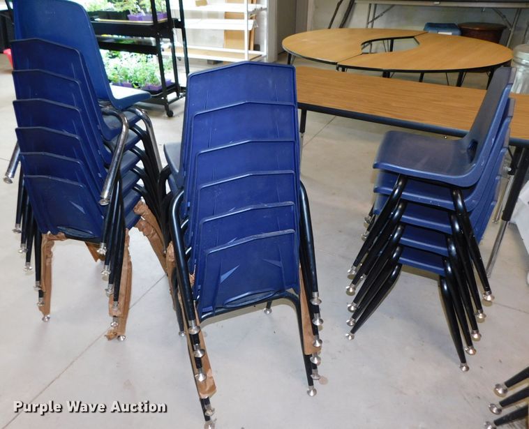 image for item HX9299 Tables & chairs