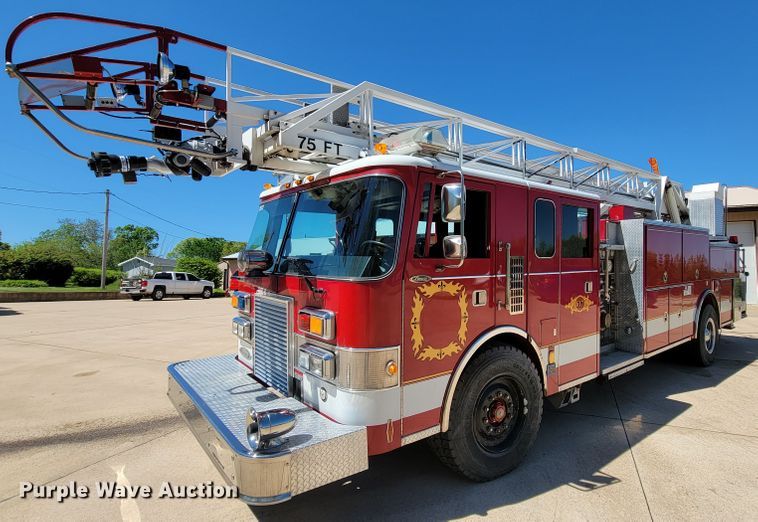 image for item IF9747 1989 Pierce  ladder fire truck