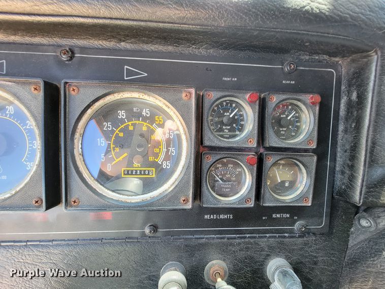 image for item IF9747 1989 Pierce  ladder fire truck