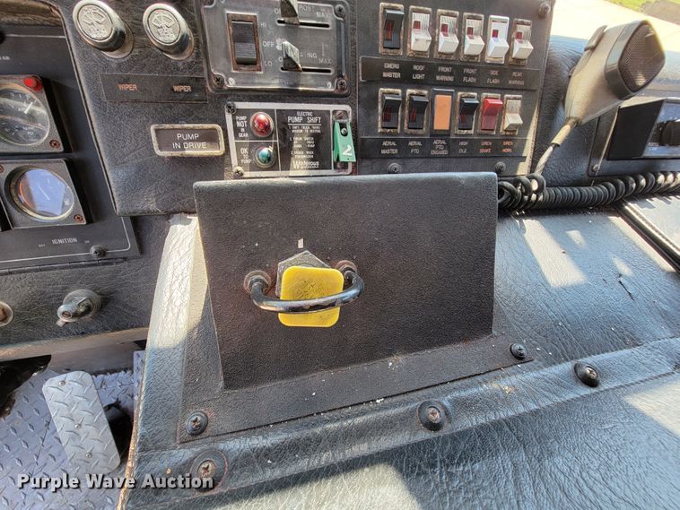 image for item IF9747 1989 Pierce  ladder fire truck