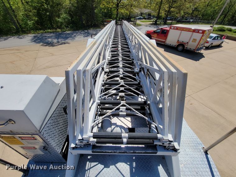 image for item IF9747 1989 Pierce  ladder fire truck