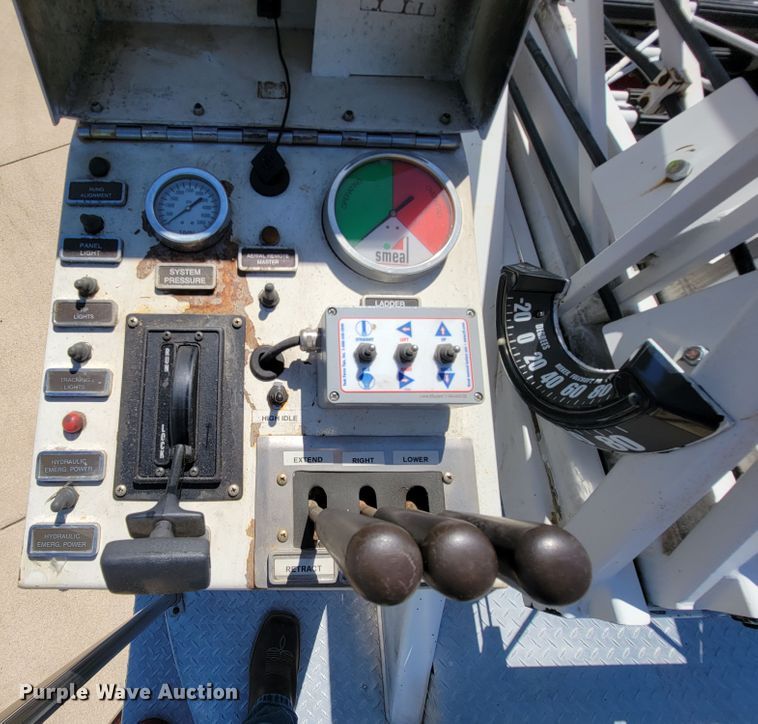 image for item IF9747 1989 Pierce  ladder fire truck