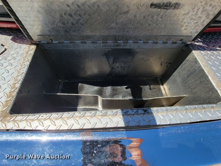 image for item IF9748 1994 Ford F450 Super Duty  pumper fire truck