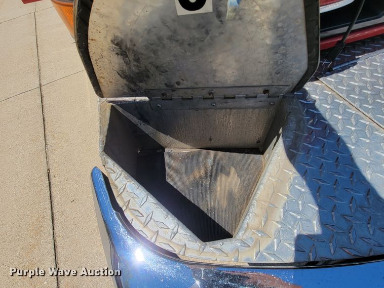 image for item IF9748 1994 Ford F450 Super Duty  pumper fire truck