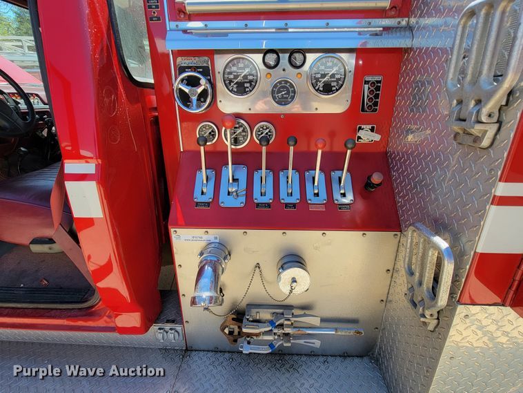 image for item IF9748 1994 Ford F450 Super Duty  pumper fire truck