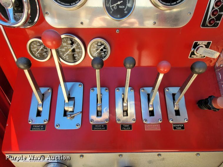 image for item IF9748 1994 Ford F450 Super Duty  pumper fire truck