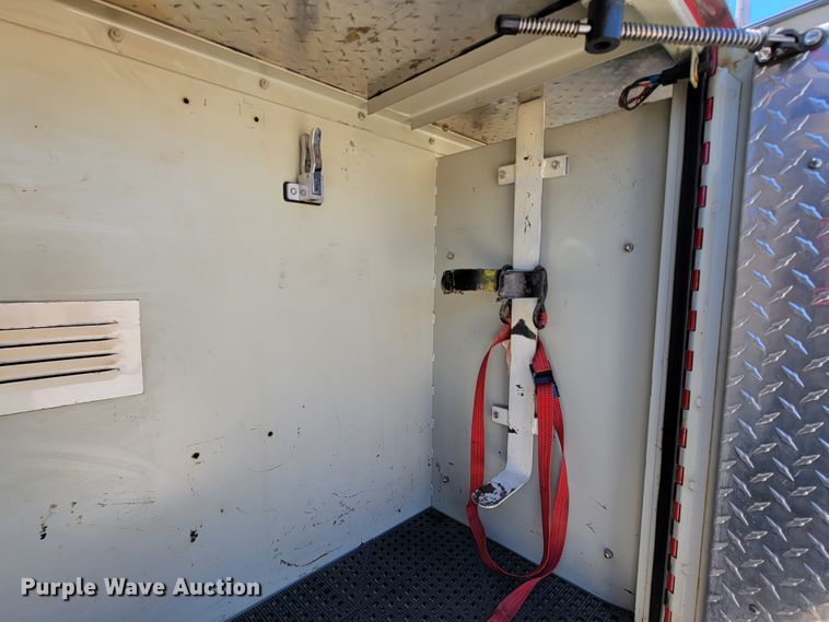 image for item IF9748 1994 Ford F450 Super Duty  pumper fire truck