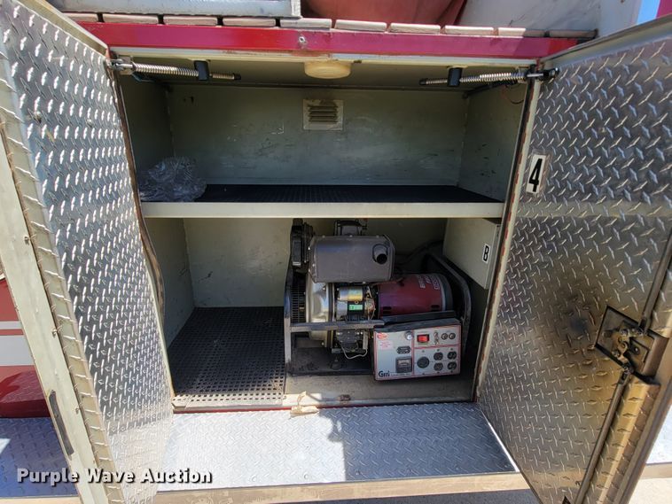 image for item IF9748 1994 Ford F450 Super Duty  pumper fire truck