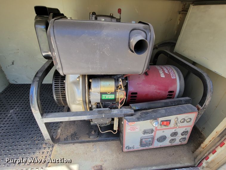 image for item IF9748 1994 Ford F450 Super Duty  pumper fire truck