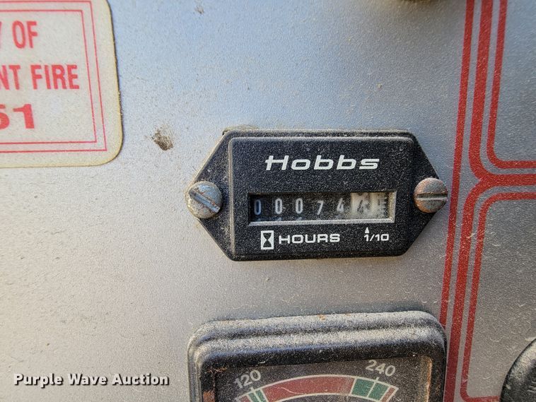 image for item IF9748 1994 Ford F450 Super Duty  pumper fire truck