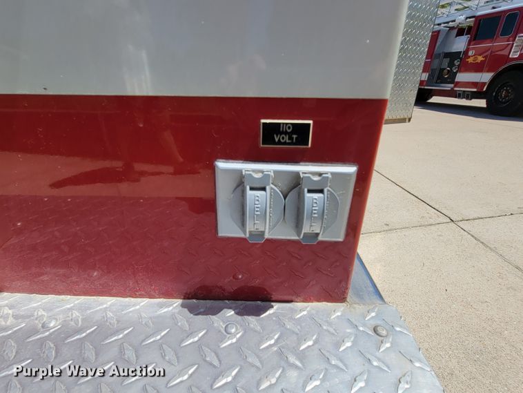 image for item IF9748 1994 Ford F450 Super Duty  pumper fire truck