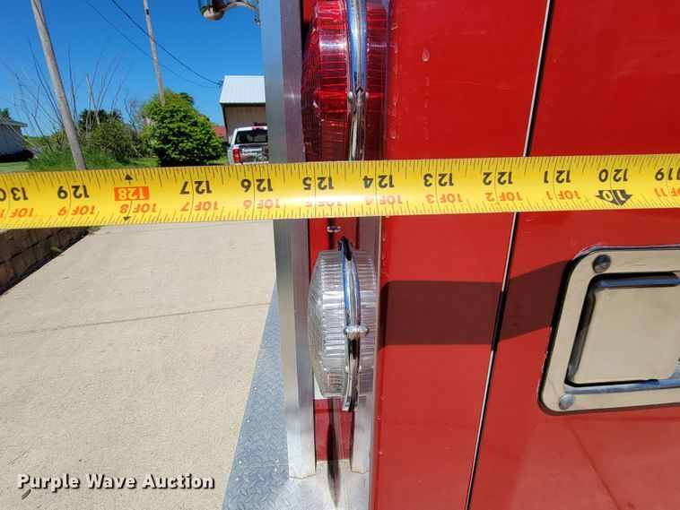 image for item IF9748 1994 Ford F450 Super Duty  pumper fire truck