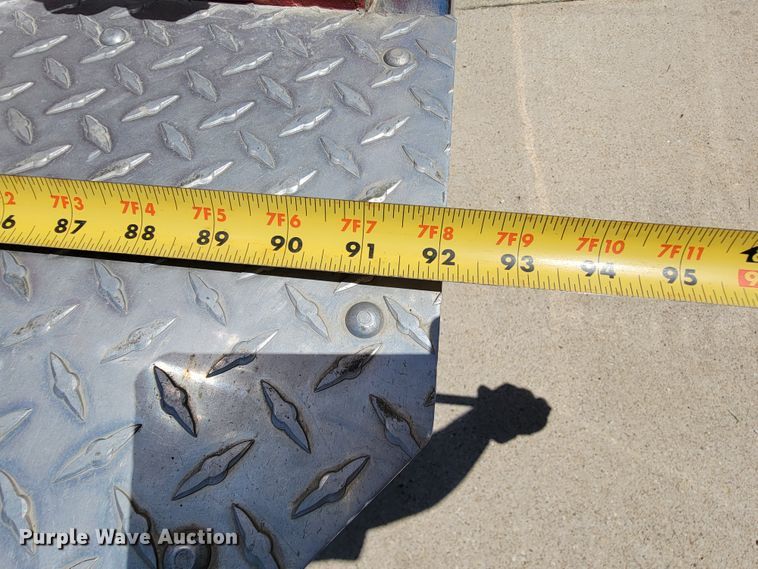 image for item IF9748 1994 Ford F450 Super Duty  pumper fire truck