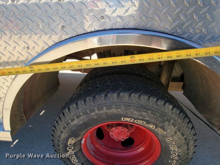 image for item IF9748 1994 Ford F450 Super Duty  pumper fire truck