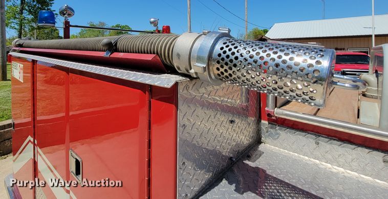 image for item IF9748 1994 Ford F450 Super Duty  pumper fire truck