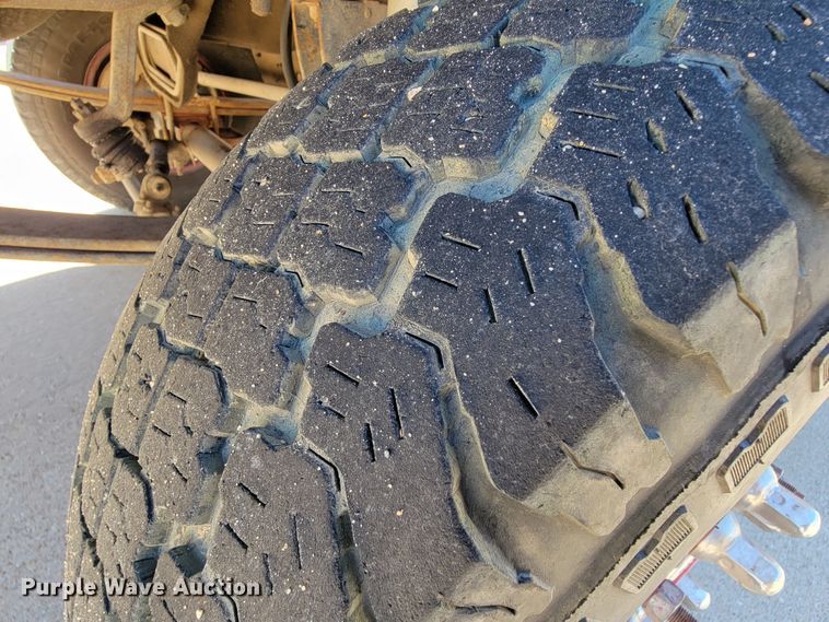 image for item IF9748 1994 Ford F450 Super Duty  pumper fire truck