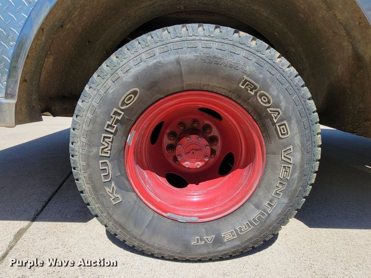 image for item IF9748 1994 Ford F450 Super Duty  pumper fire truck