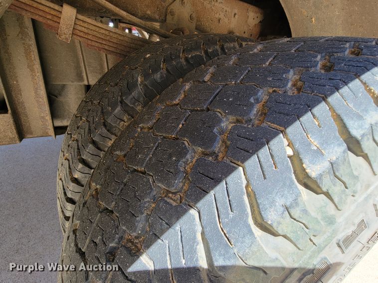 image for item IF9748 1994 Ford F450 Super Duty  pumper fire truck