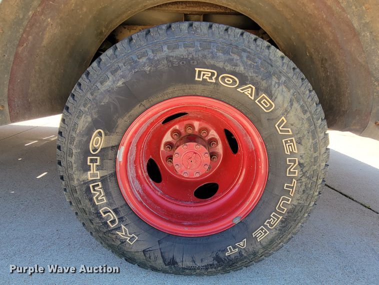 image for item IF9748 1994 Ford F450 Super Duty  pumper fire truck