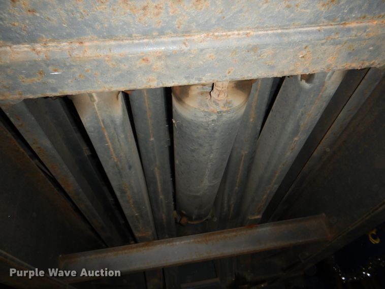 image for item II9913 2003 Bri-Mar  dump trailer