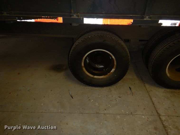 image for item II9913 2003 Bri-Mar  dump trailer