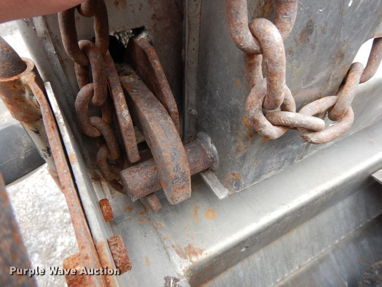 image for item IL9358 2003 International 7400  dump truck