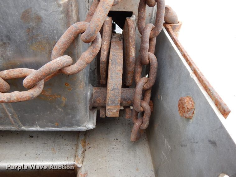 image for item IL9358 2003 International 7400  dump truck