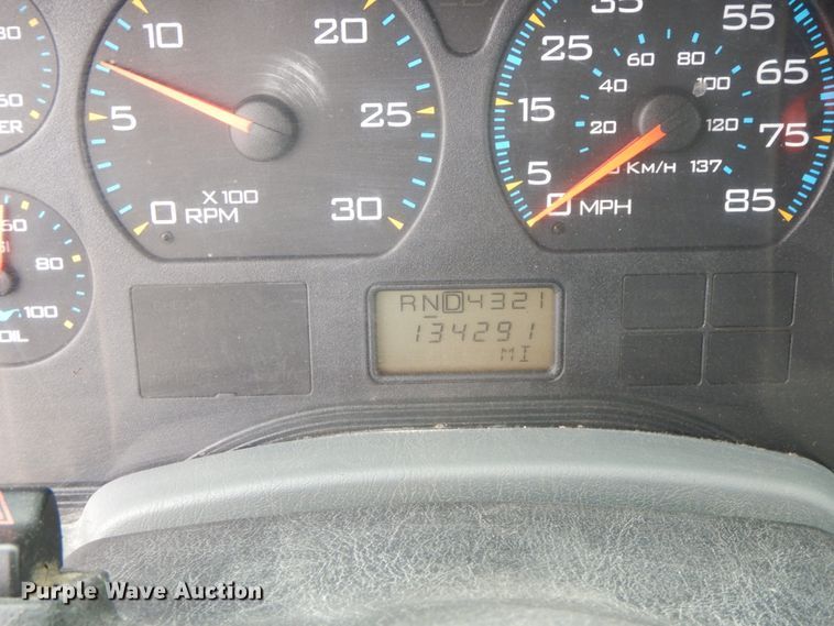 image for item IL9358 2003 International 7400  dump truck