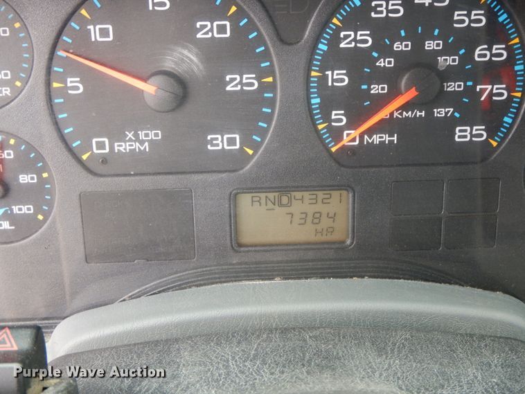 image for item IL9358 2003 International 7400  dump truck