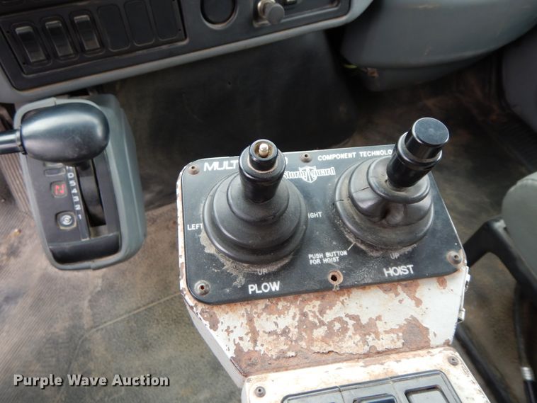 image for item IL9358 2003 International 7400  dump truck