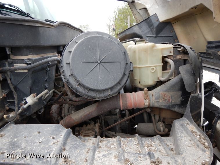 image for item IL9358 2003 International 7400  dump truck