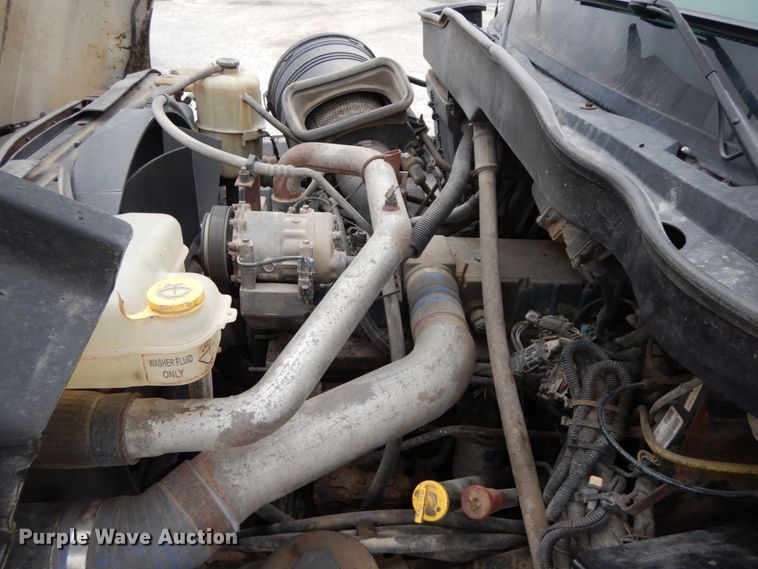 image for item IL9358 2003 International 7400  dump truck